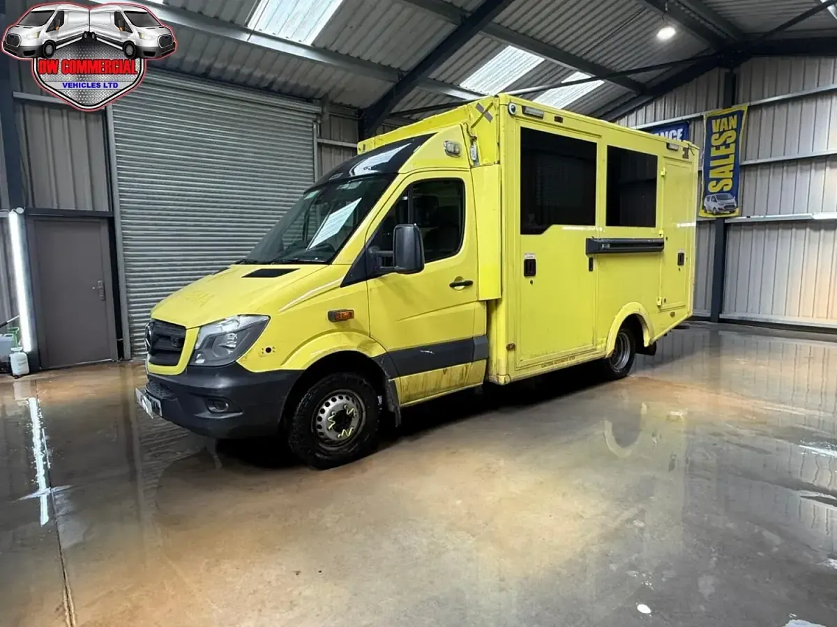 Used Mercedes Sprinter 190 HP (139 kW) 2017 Yellow
