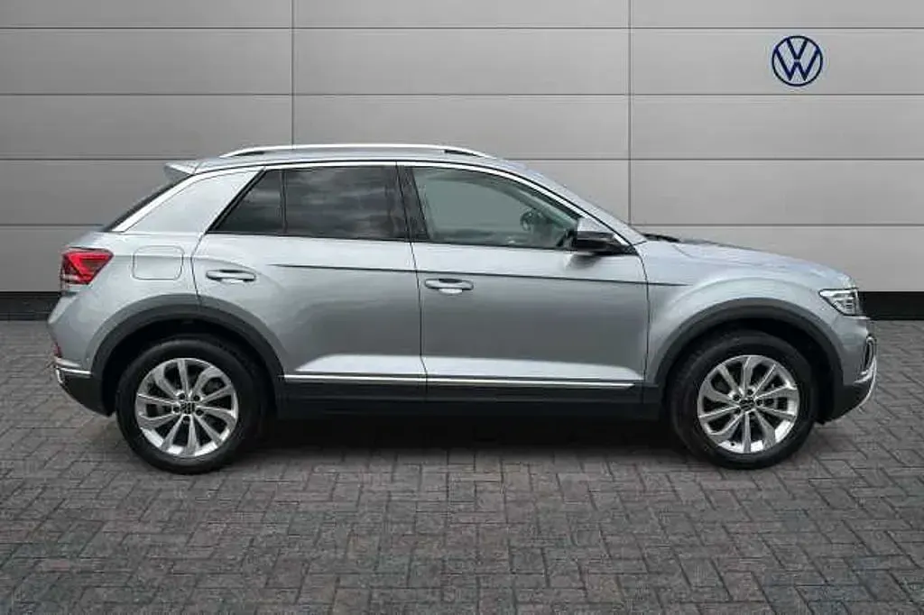 Używany VW T-Roc Style 150 KM (110 kW) 2025 Srebrny SUV