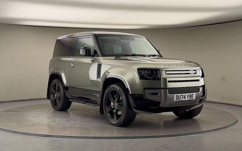 Used Land Rover Defender HSE Dynamic 350 HP (257 kW) 2024 Pangea green Estate