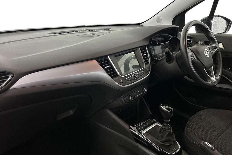 Used Vauxhall Crossland Design Edition 108 HP (79 kW) 2022 Red SUV