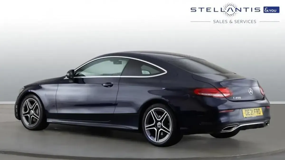 Usado Mercedes C200 AMG line 195 CV (143 kW) 2021 Azul Coupe