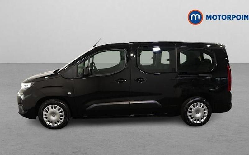 Used Vauxhall Combo Design Edition 100 kW (136 HP) 2026 MPV