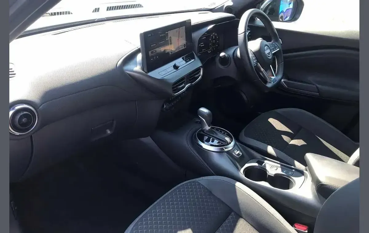 New Nissan Juke N-Connecta 143 HP (105 kW) 2025 Grey SUV