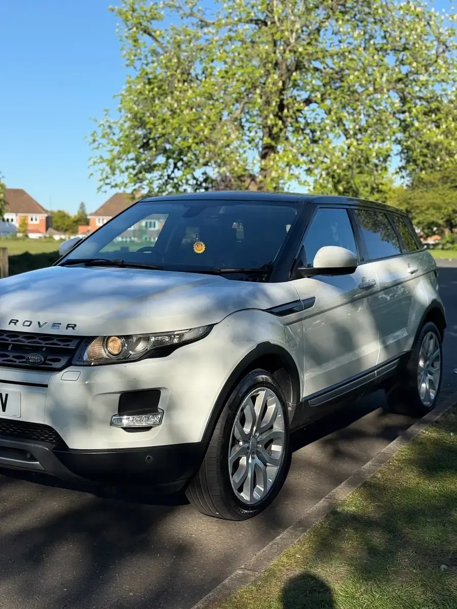 Used Land Rover Range Rover evoque Pure 2015 White Estate