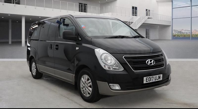 Black Used 2017 Hyundai I800 SE MPV | £12,995 (Fair price) - Image 1/4