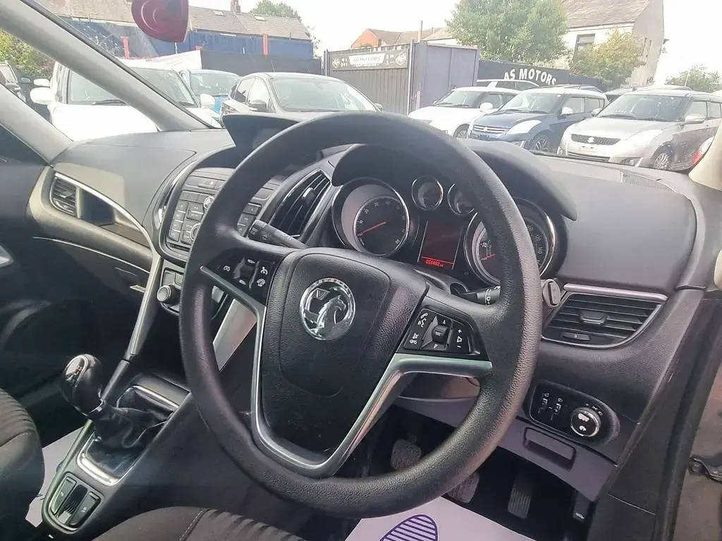 Used Vauxhall Zafira Tourer 140 HP (102 kW) 2014 Grey MPV