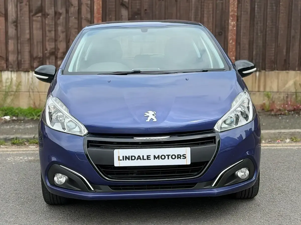 Used Peugeot 208 2016 Blue Hatchback