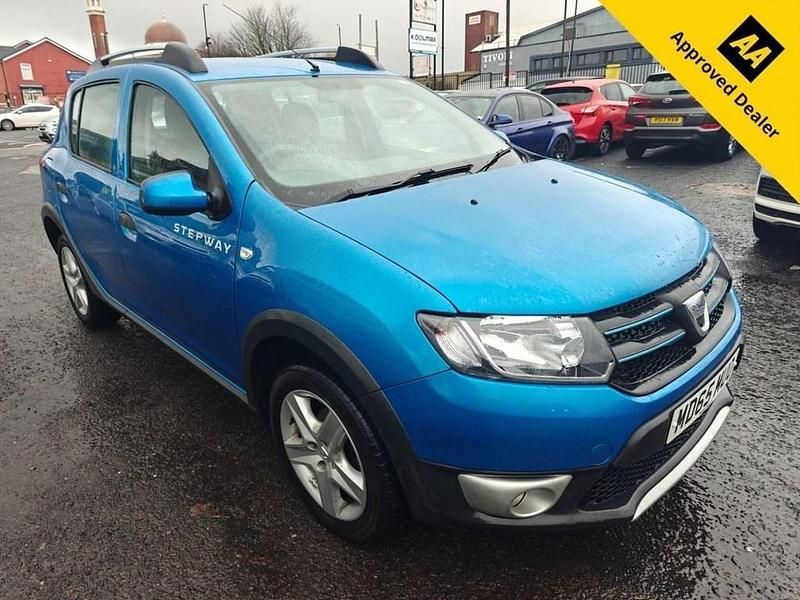 Blue Used 2015 Dacia Sandero Lauréate Hatchback | £4,995 (Fair price) - Image 1/4
