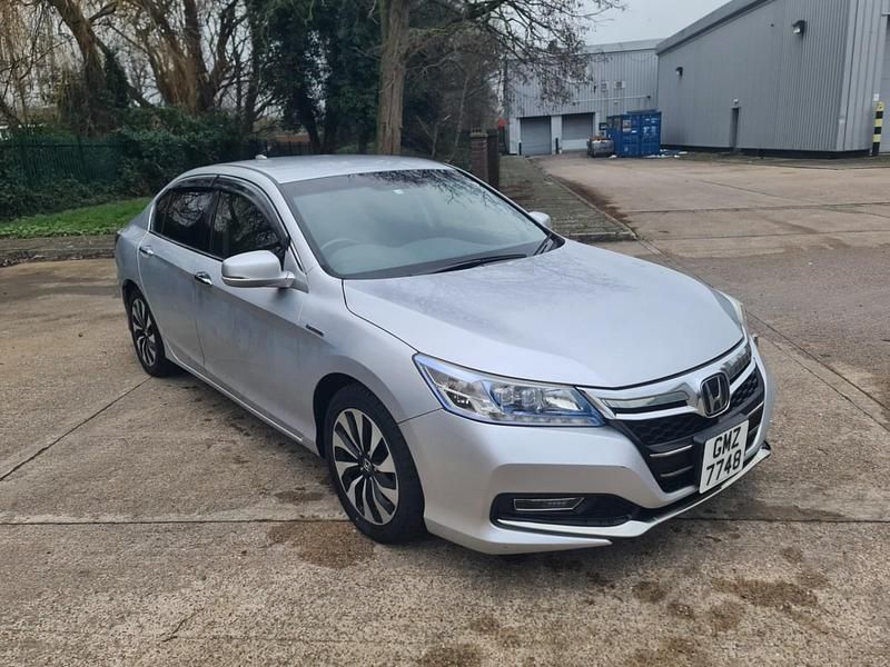 Used Honda Accord Hybrid 214 HP (157 kW) 2014 Silver Sedan