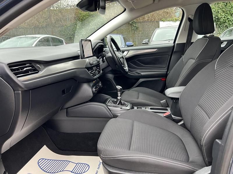 Used Ford Focus Titanium 120 HP (88 kW) 2020 Blue Estate