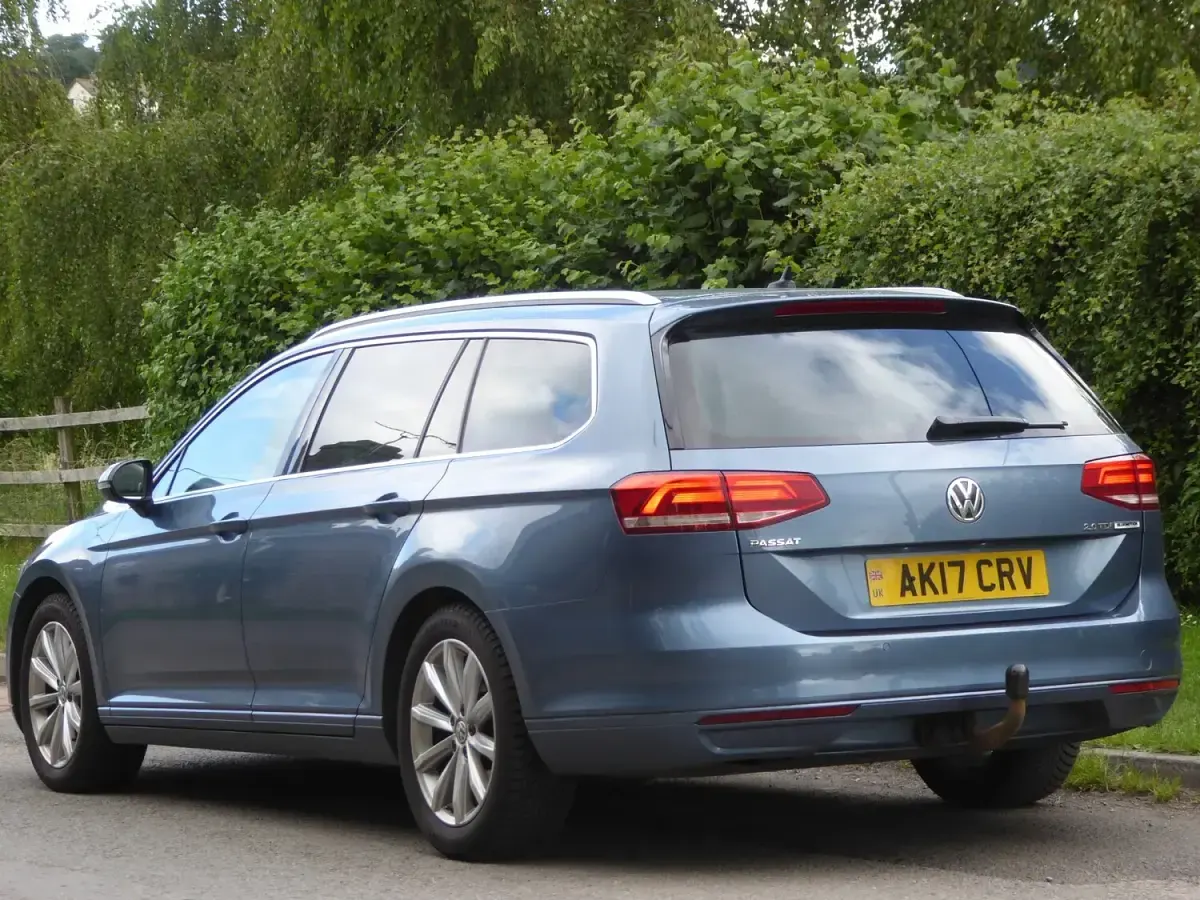 Used VW Passat Business 150 HP (110 kW) 2017 Blue Estate