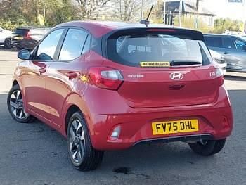 Used Hyundai i10 Advanced 63 HP (46 kW) 2025 Red Hatchback