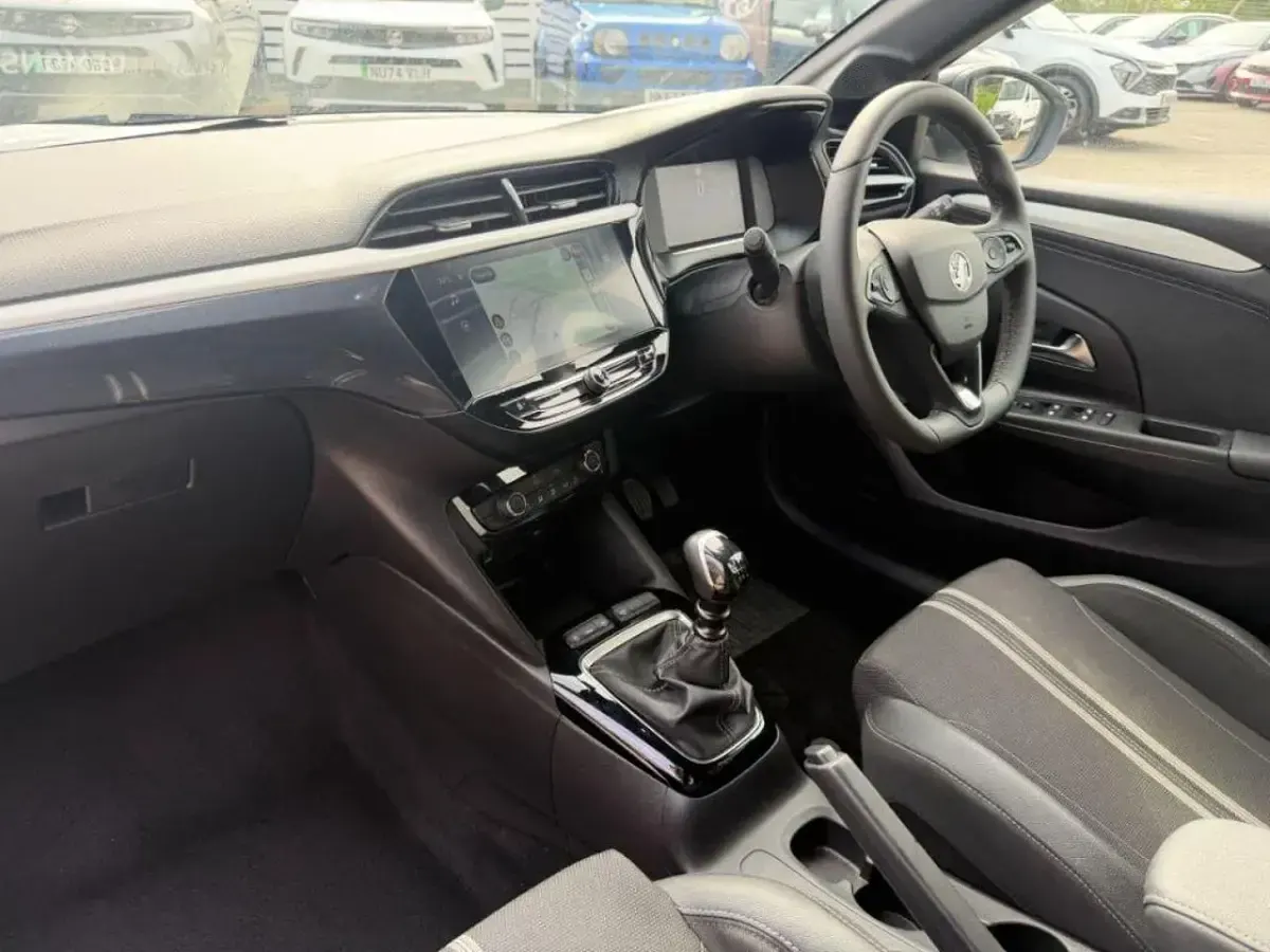 Used Vauxhall Corsa S 100 HP (73 kW) 2024 White Hatchback