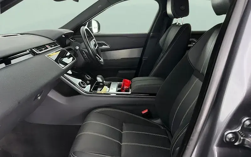 Używany Land Rover Range Rover Velar SE Dynamic 204 KM (150 kW) 2022 Szary SUV