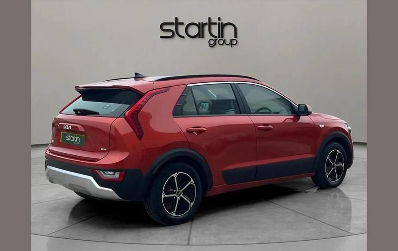 Used Kia Niro 139 HP (102 kW) 2023 Orange SUV