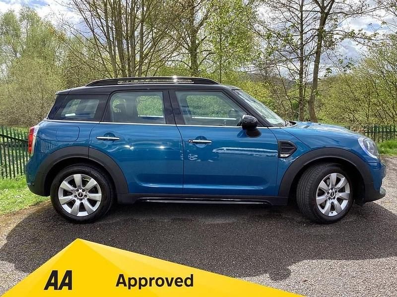 Usado Mini Cooper 136 CV (100 kW) 2018 Azul Utilitario