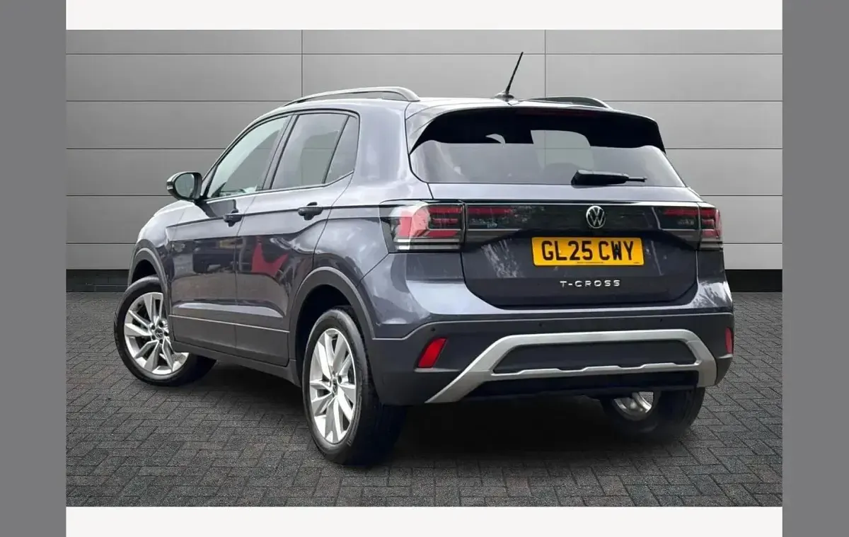 Usado VW T-Cross Match 115 HP (84 kW) 2025 Cinzento SUV