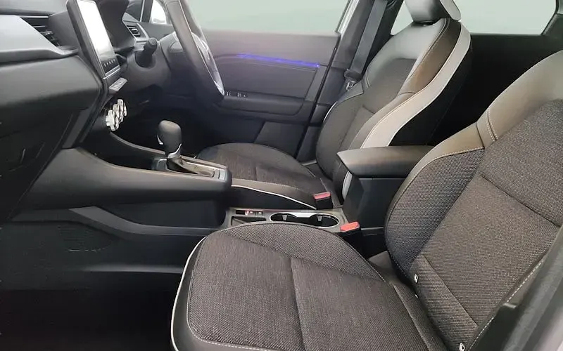Usado Renault Captur Techno 145 HP (106 kW) 2024 Cinzento SUV