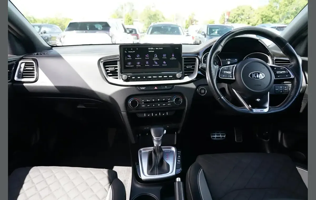 Begagnad Kia Ceed GT-Line 140 HK (102 kW) 2020 Blå Halvkombi