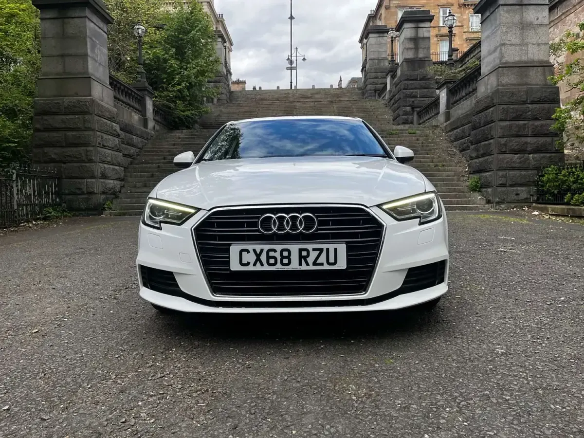 Usado Audi A3 Advanced 150 HP (110 kW) 2018 Branco Sedan