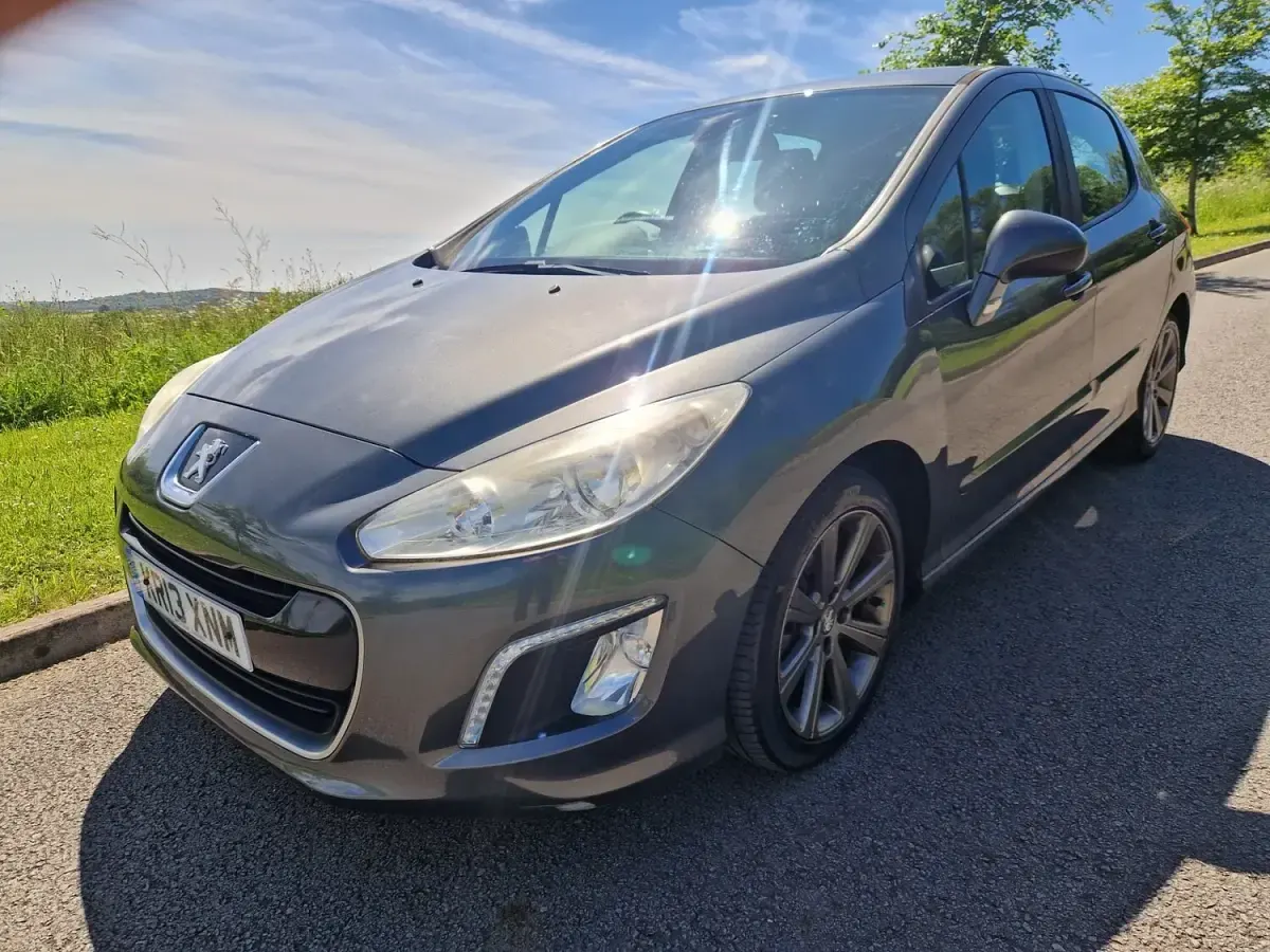 Used Peugeot 308 Active 115 HP (84 kW) 2013 Grey Hatchback