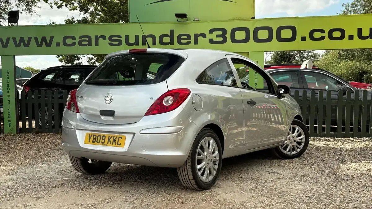 Used Vauxhall Corsa Active 79 HP (58 kW) 2009 Silver Hatchback