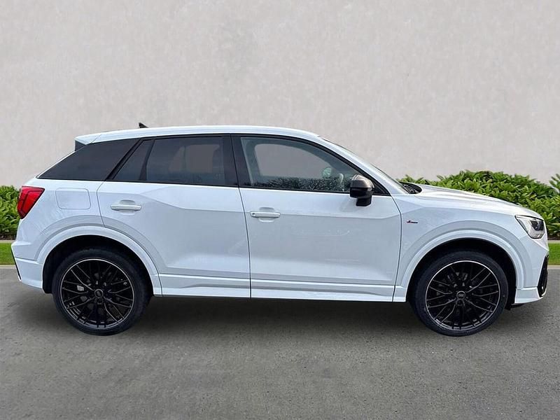 Used Audi Q2 Black Edition 110 HP (80 kW) 2023 White SUV