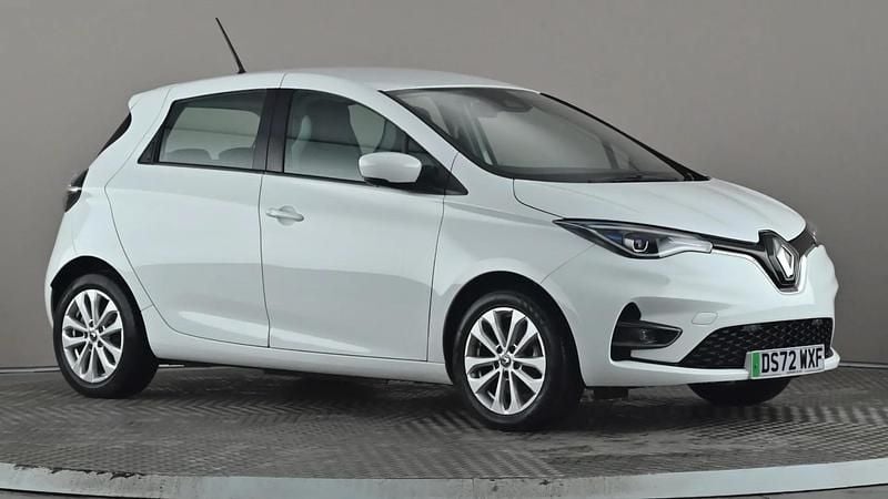 Used Renault Zoe SE 80 kW (110 HP) 2022 White Hatchback