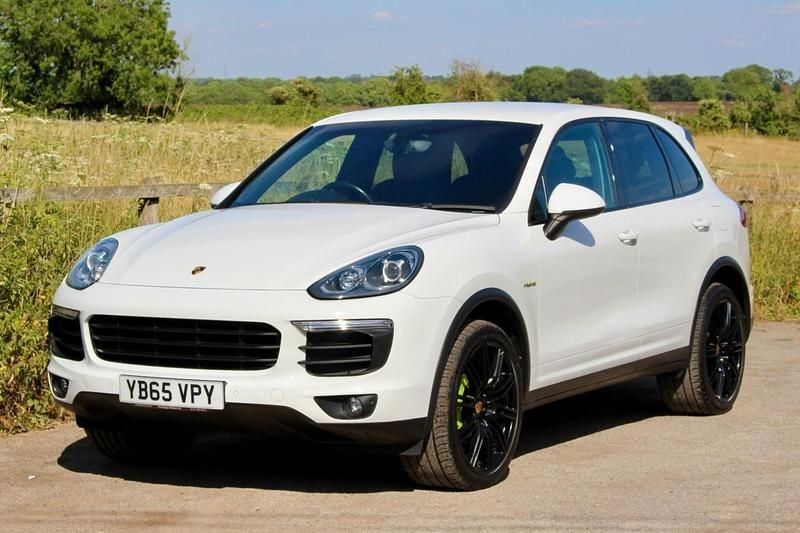 White Used 2015 Porsche Cayenne SUV | £20,750 (Fair price) - Image 1/4