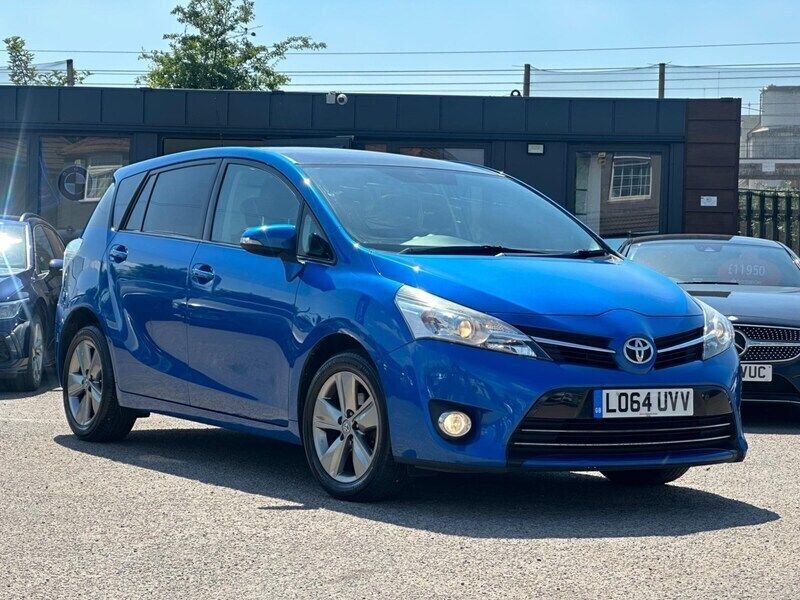 Blue Used 2015 Toyota Verso Trend MPV | £7,990 (Fair price) - Image 1/4