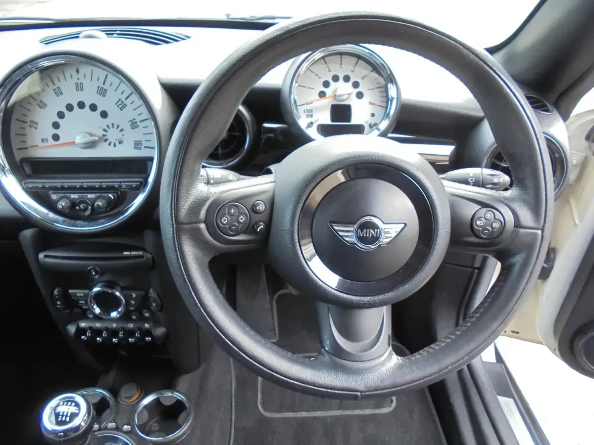 Used Mini Cooper Coupé 2012 White Coupe