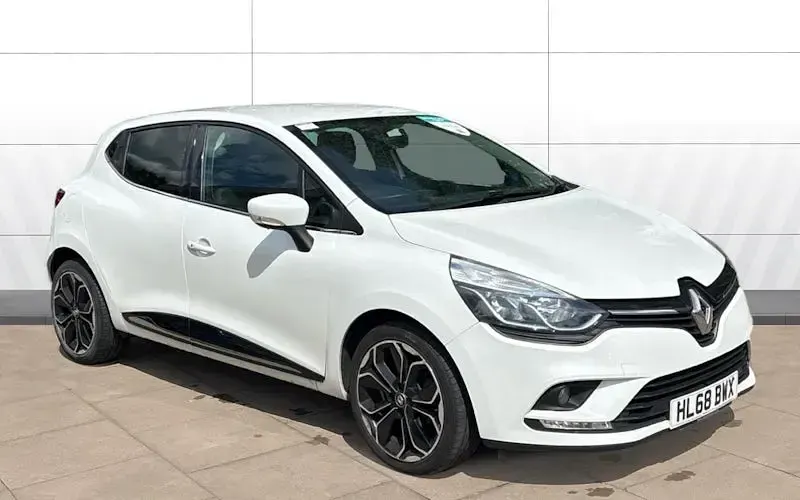 Used Renault Clio Iconic 90 HP (66 kW) 2019 Hatchback