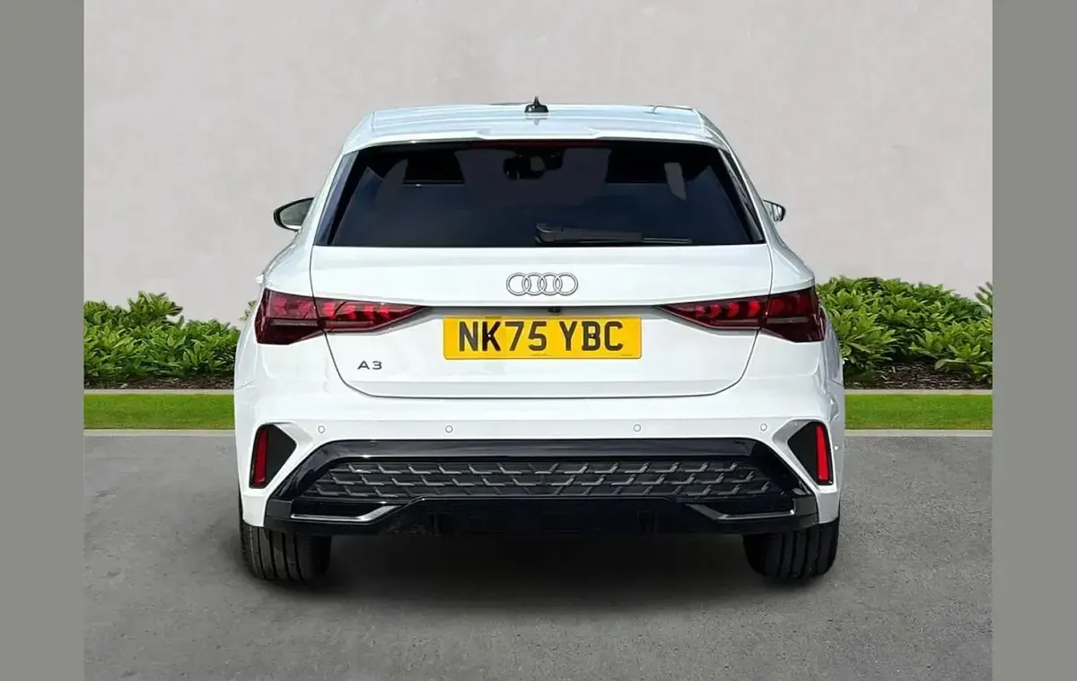 Used Audi A3 S-Line 147 HP (108 kW) 2025 White Hatchback