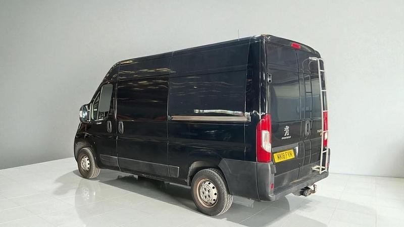 Used Peugeot Boxer 130 HP (95 kW) 2018 Black Van