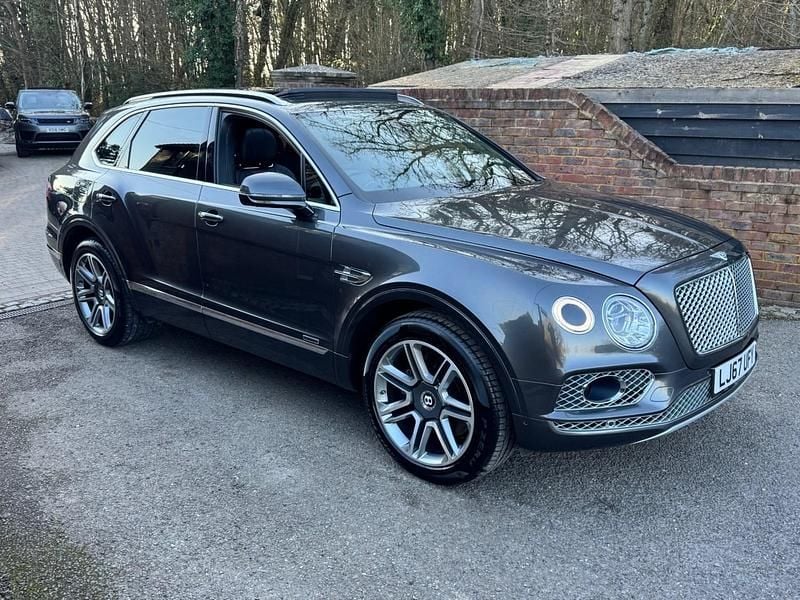 Used Bentley Bentayga 435 HP (319 kW) 2017 Grey SUV