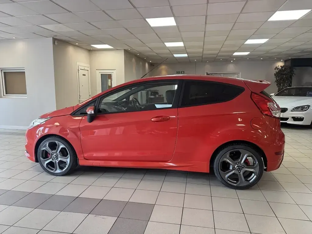 Used Ford Fiesta ST 182 HP (133 kW) 2017 Orange Hatchback