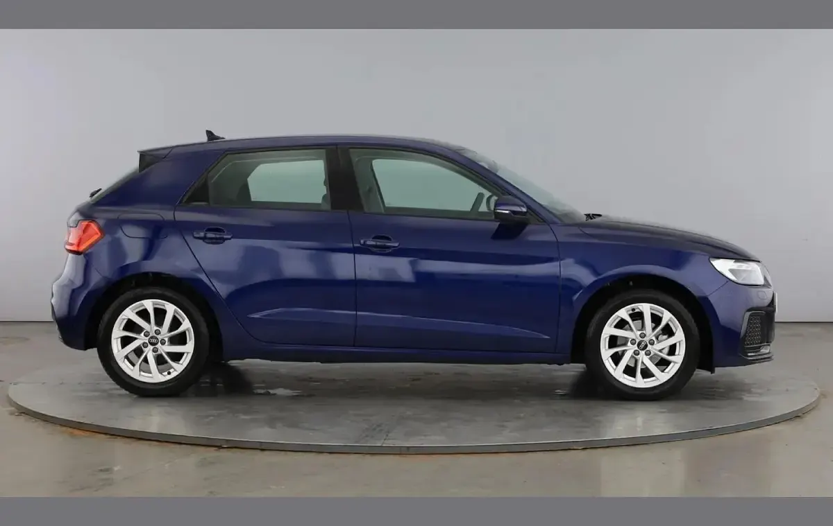 Usado Audi A1 Sport 94 HP (69 kW) 2025 Azul SUV