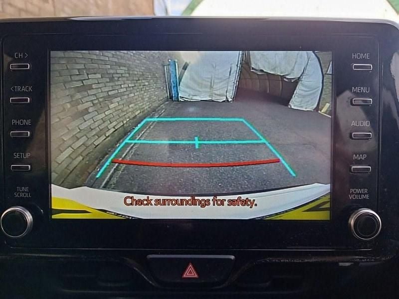 Used Toyota Yaris Hybrid 116 HP (85 kW) 2022 White SUV