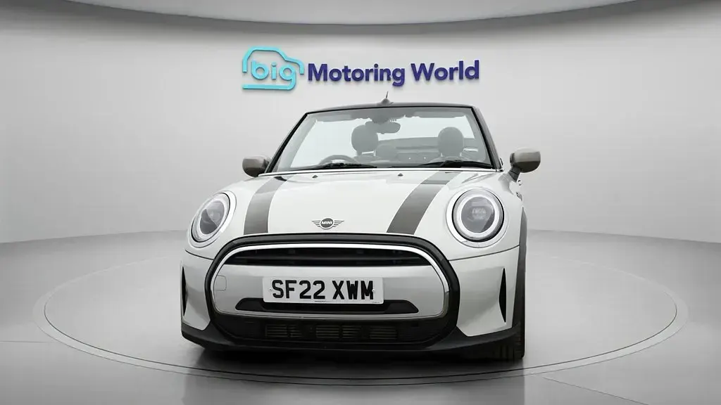 Usado Mini Cooper Cabriolet Exclusive 136 CV (100 kW) 2022 Plateado Descapotable