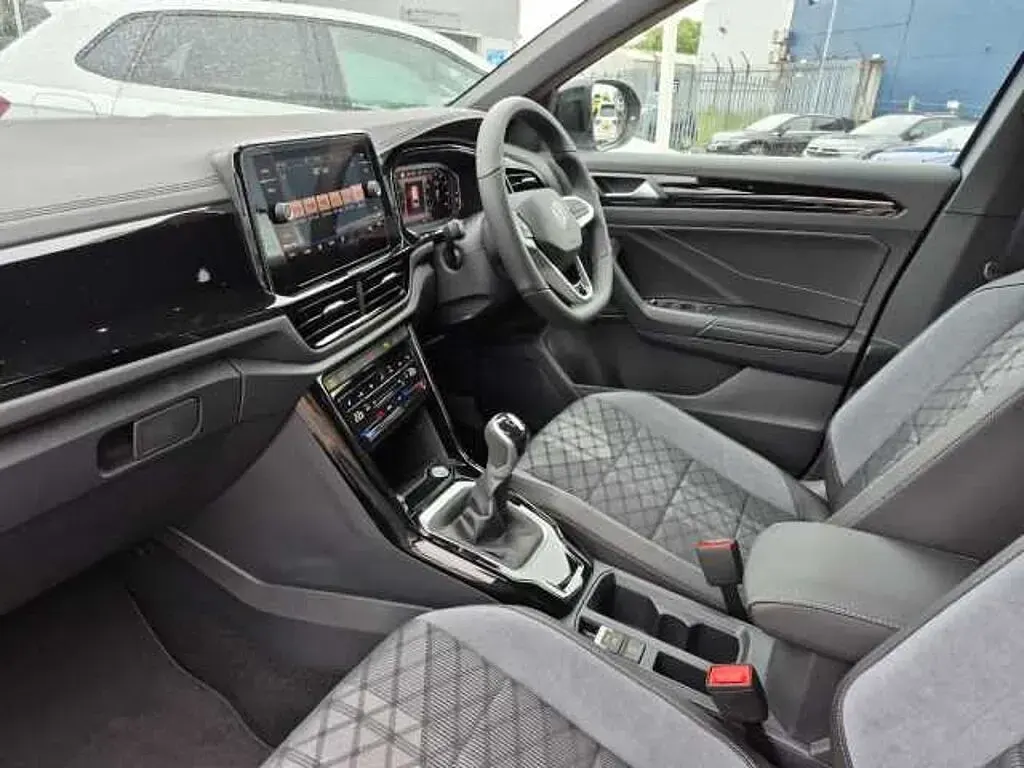 New VW T-Roc Black Edition 150 HP (110 kW) 2026 Silver SUV