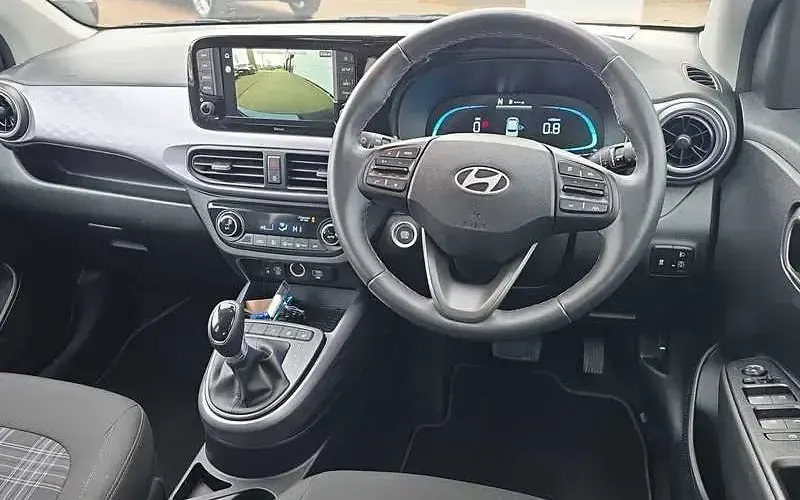 Used Hyundai i10 Premium 63 HP (46 kW) 2025 Grey Hatchback