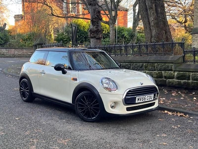 Used Mini Cooper Hatch 136 HP (100 kW) 2016 White Hatchback