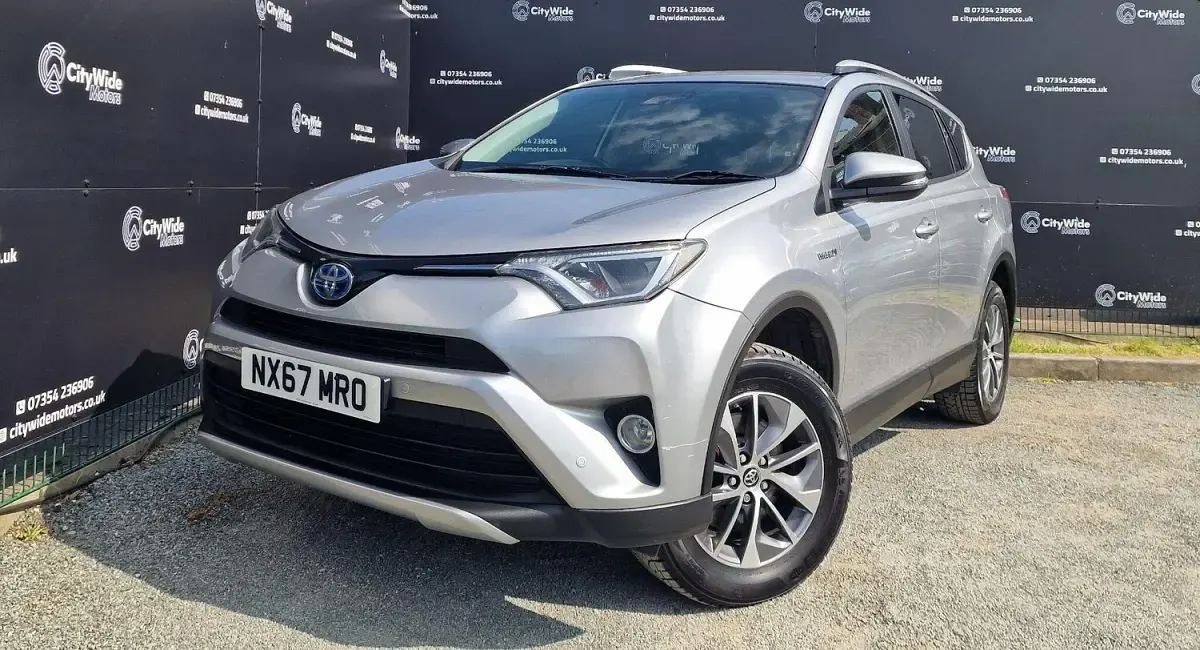 Used Toyota RAV4 Business Edition 197 HP (144 kW) 2017 Silver SUV