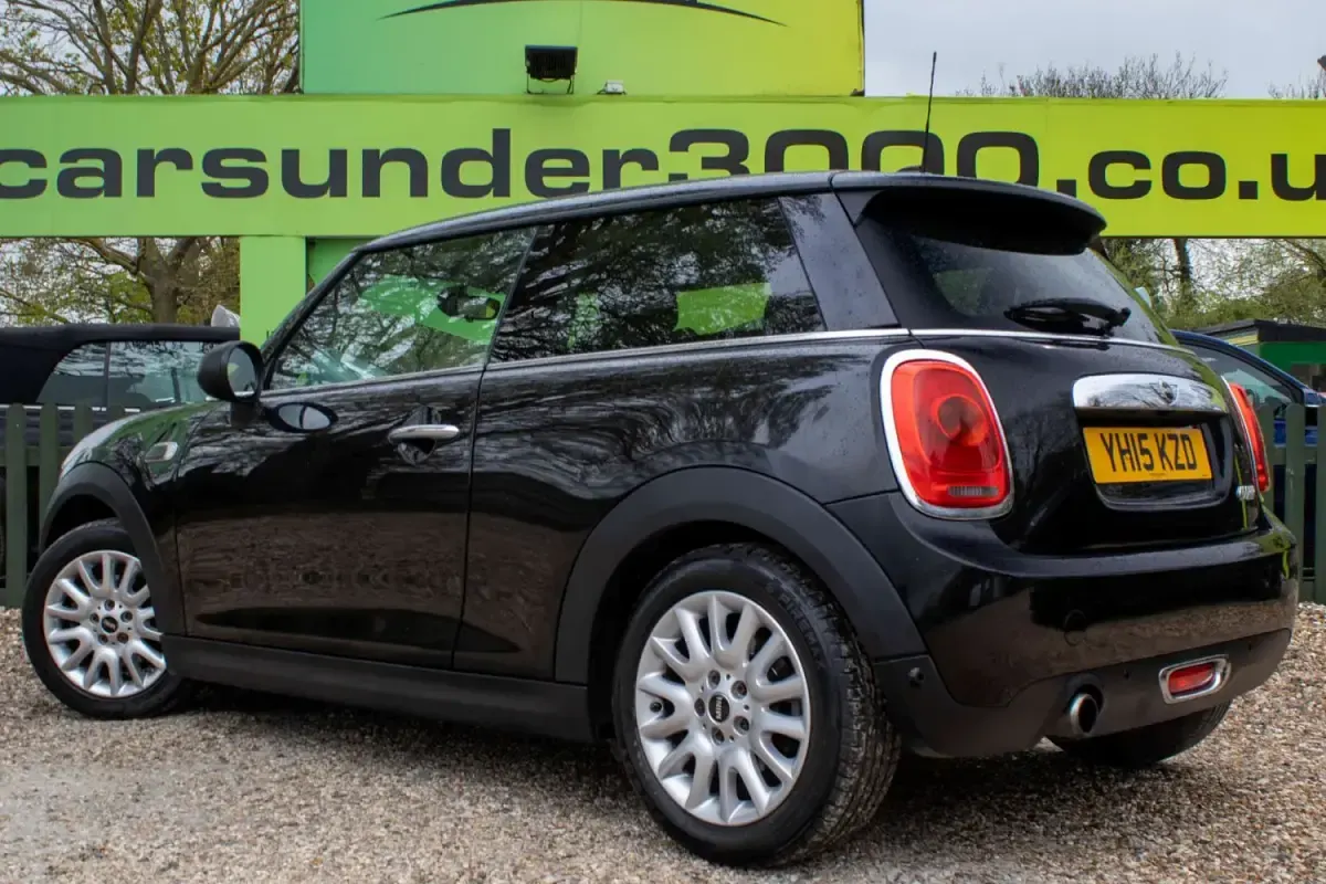 Usado Mini Cooper Hatch 136 HP (100 kW) 2015 Preto Citadino