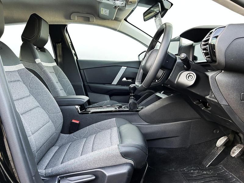 Black Used 2024 Citroën C4 X PureTech SUV | £14,515 - Image 1/3