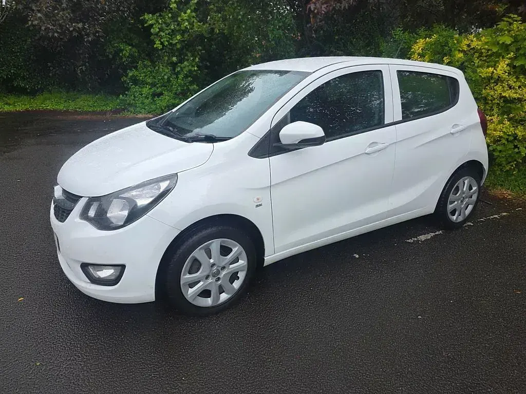 Used Vauxhall Viva 75 HP (55 kW) 2018 White Hatchback