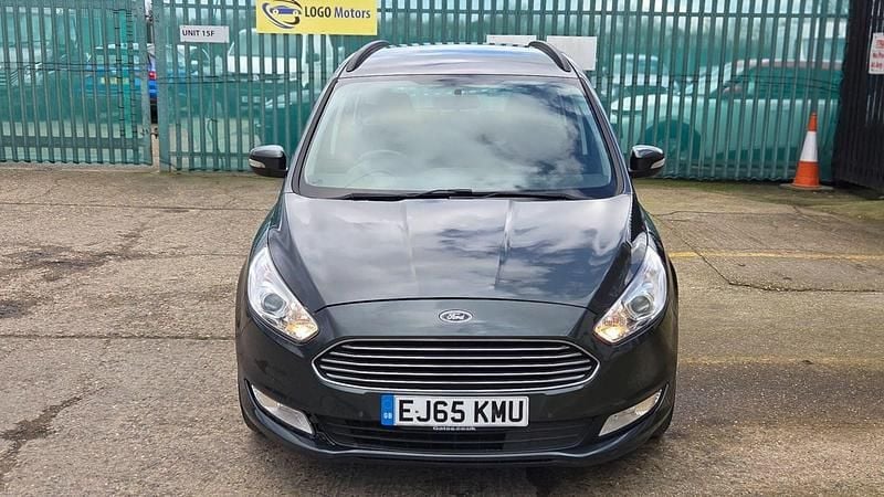 Usado Ford Galaxy Zetec 150 HP (110 kW) 2015 Verde Monovolume