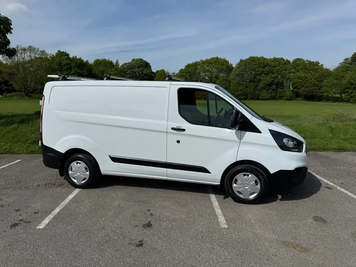 Used Ford Transit Custom 105 HP (77 kW) 2021 White Van