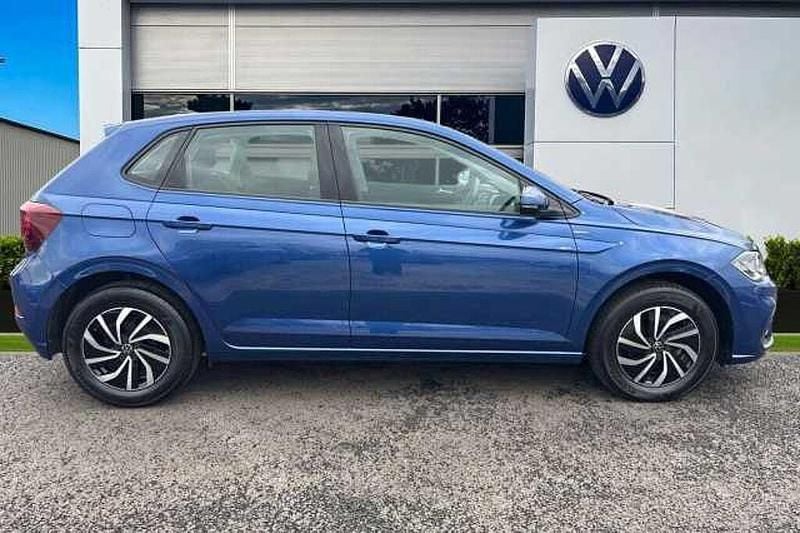 Used VW Polo Life 95 HP (69 kW) 2025 Blue Hatchback