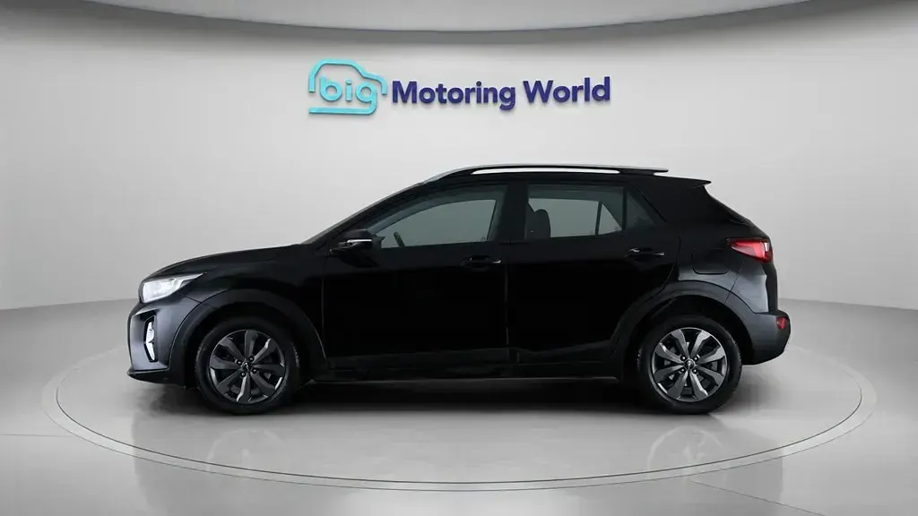 Usado Kia Stonic 99 CV (72 kW) 2022 Negro SUV